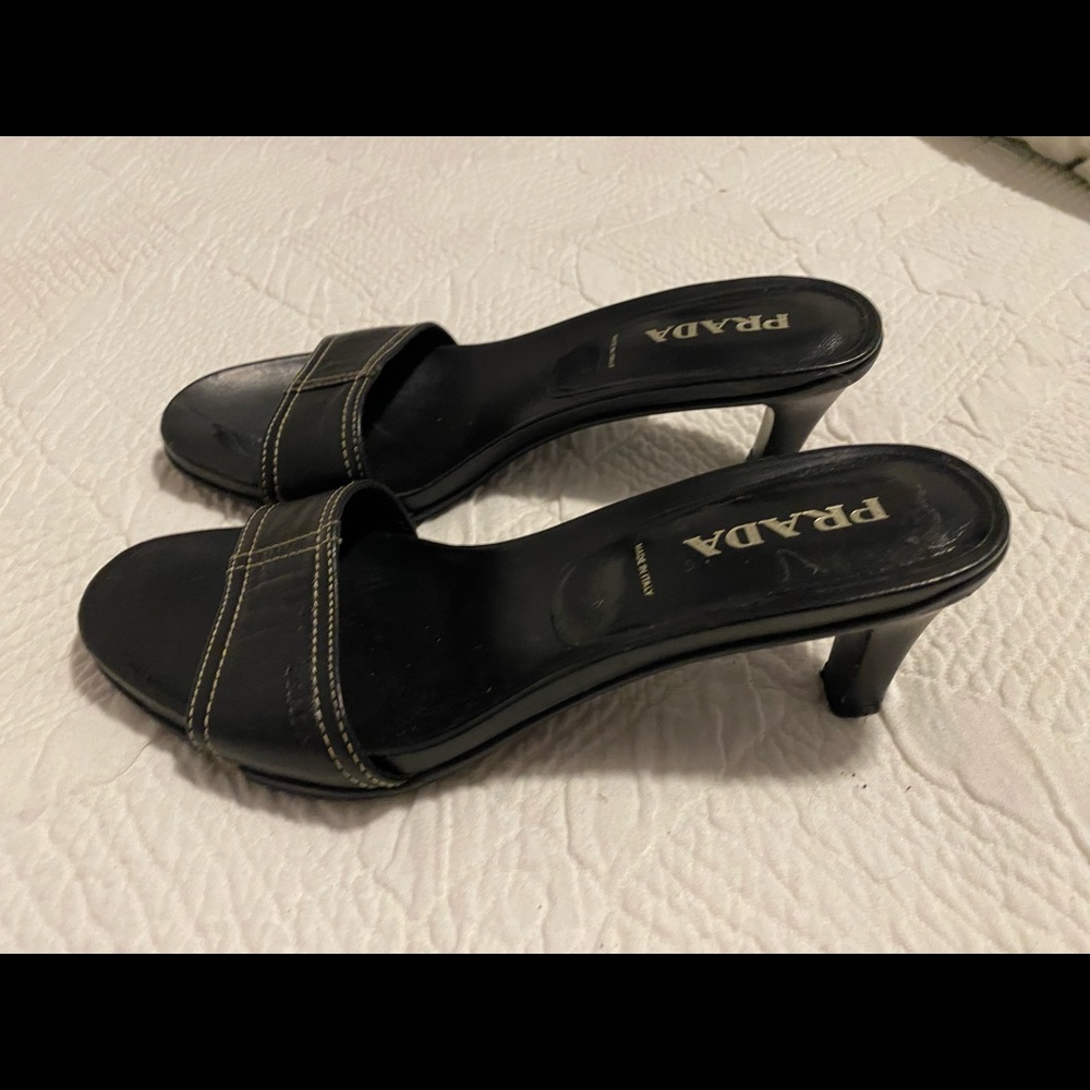 Prada womens size 36 black leather kitten heel shoes